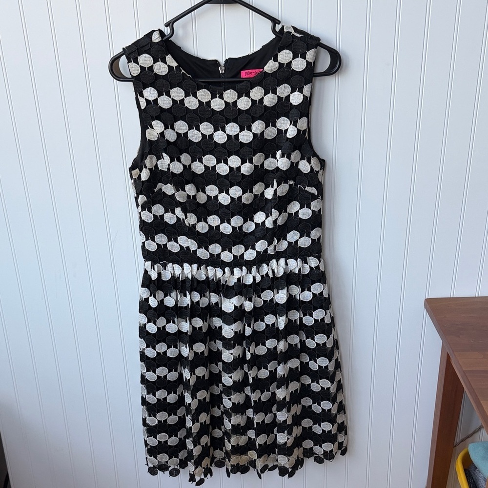 (253)Betsey Johnson Black and White Polka Dot Midi Dress